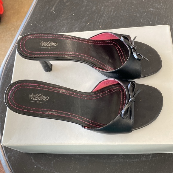 Mossimo Slides - Picture 2 of 5